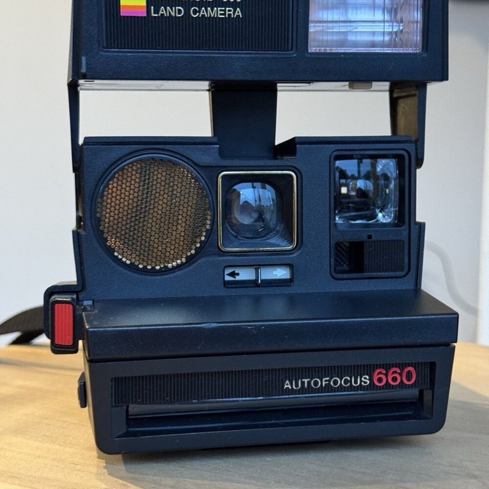 Polaroid Black Sun 660 Autofocus Instant Camera w/Strap - Not Film Tested